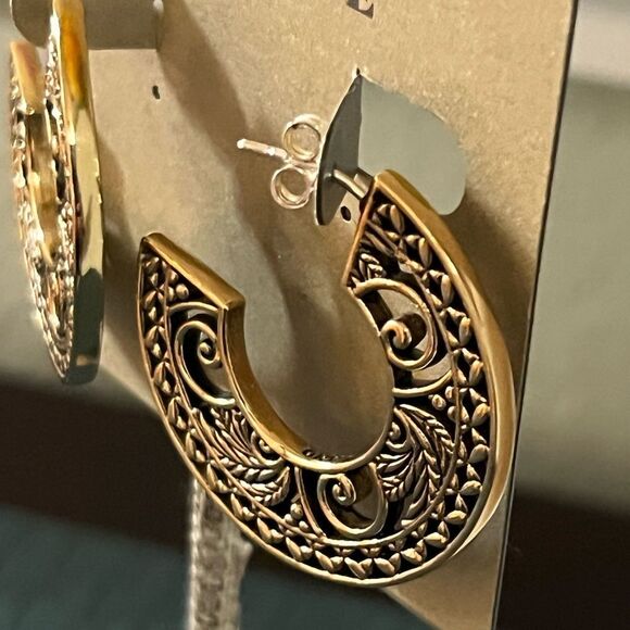 Studio Barse Elegant Gold Swirl Open Hoop. Earrings #BRER - Picture 5 of 6